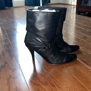 Cole Haan booties 5.5 3inch heel, excellent conditon